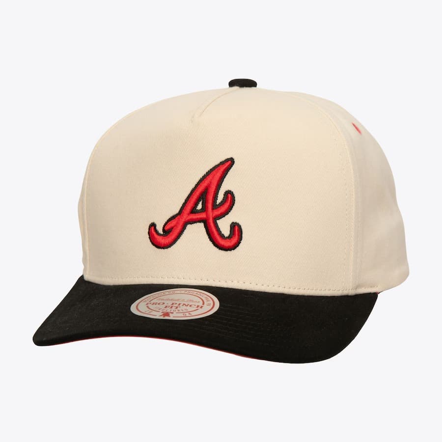 bejsbolka-mitchell-ness-cream-atlanta-braves-overspray-pro-crown-snapback-hat