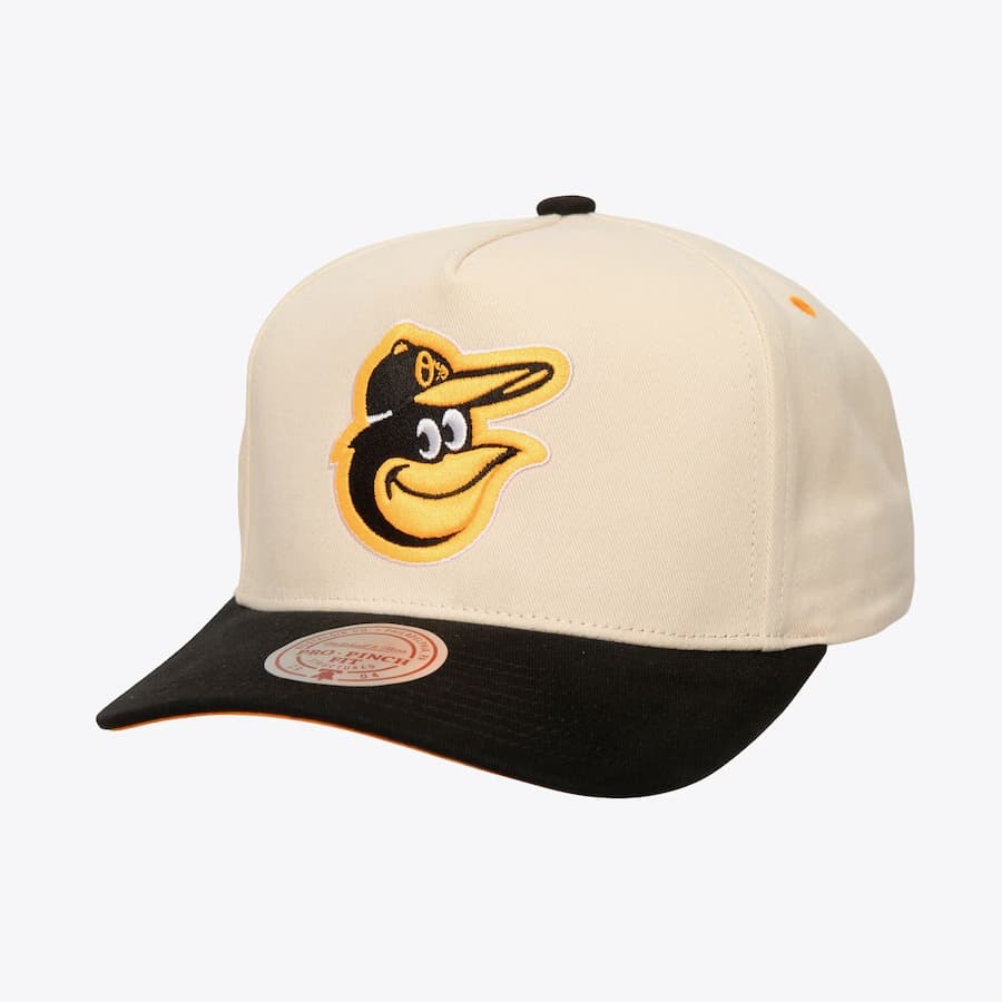 bejsbolka-mitchell-ness-cream-baltimore-orioles-overspray-pro-crown-snapback-hat