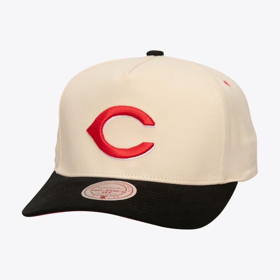 bejsbolka-mitchell-ness-cream-cincinnati-reds-overspray-pro-crown-snapback-hat