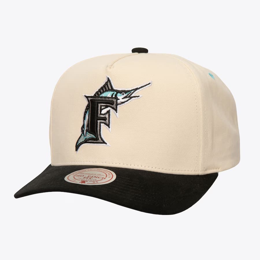 bejsbolka-mitchell-ness-cream-florida-marlins-cooperstown-collection-overspray-pro-crown-snapback-hat