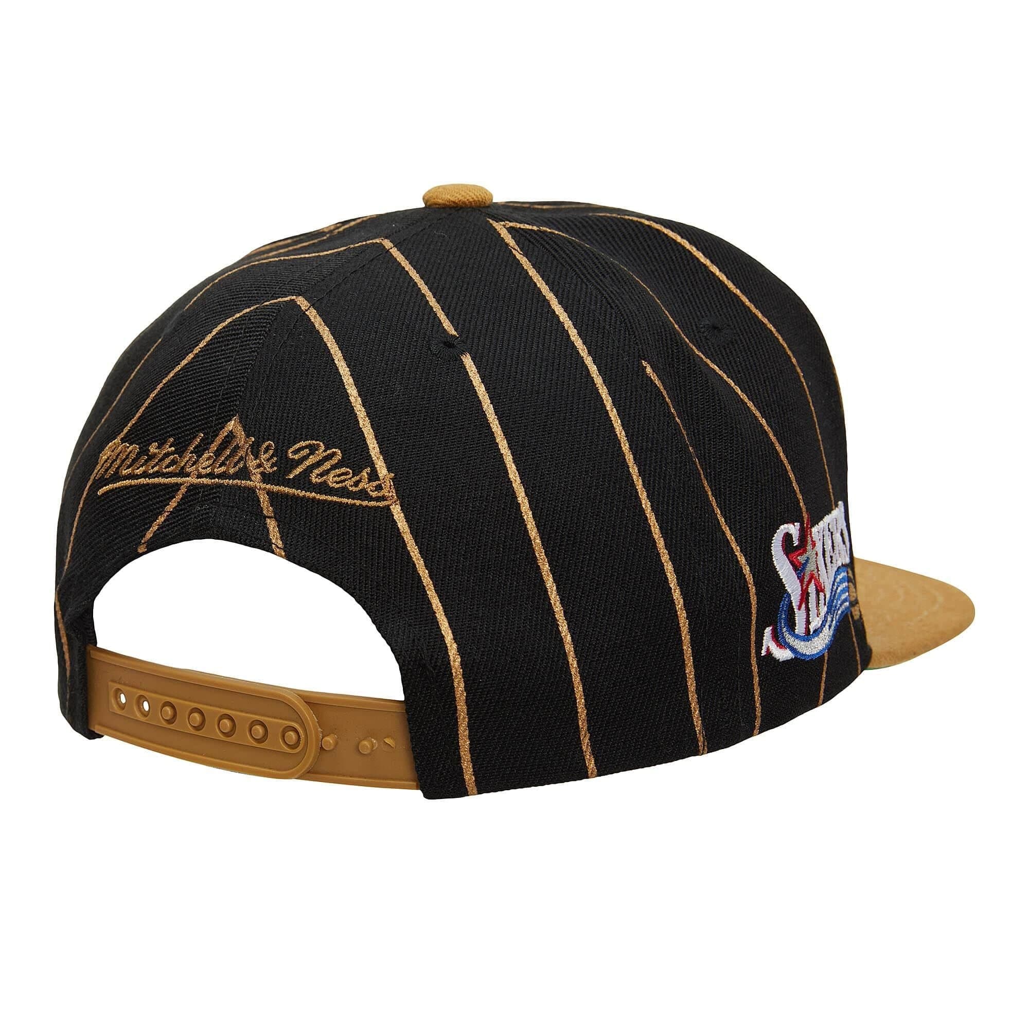 Бейсболка Mitchell & Ness Team Pin Snapback HWC Philadelphia 76ers