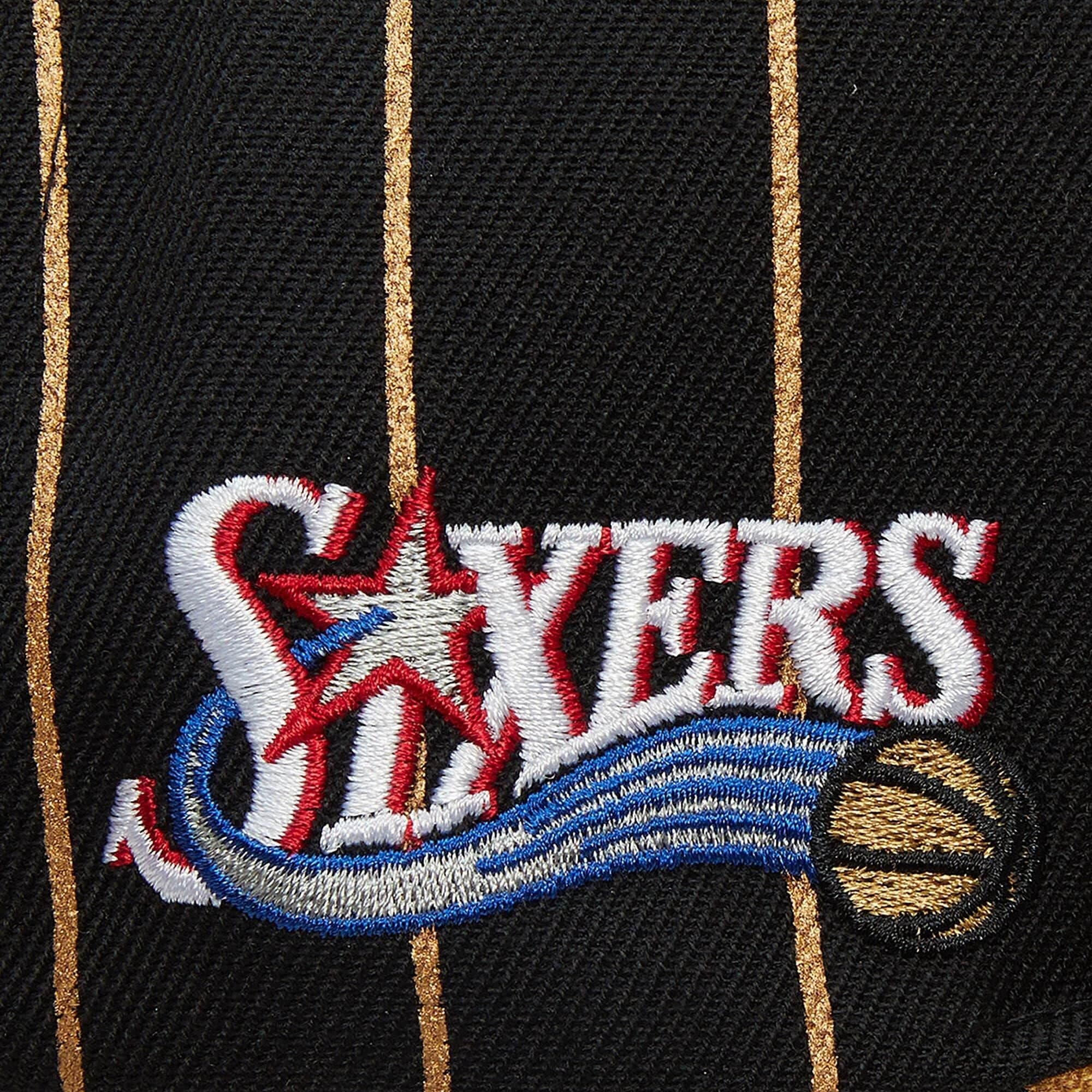 Бейсболка Mitchell & Ness Team Pin Snapback HWC Philadelphia 76ers
