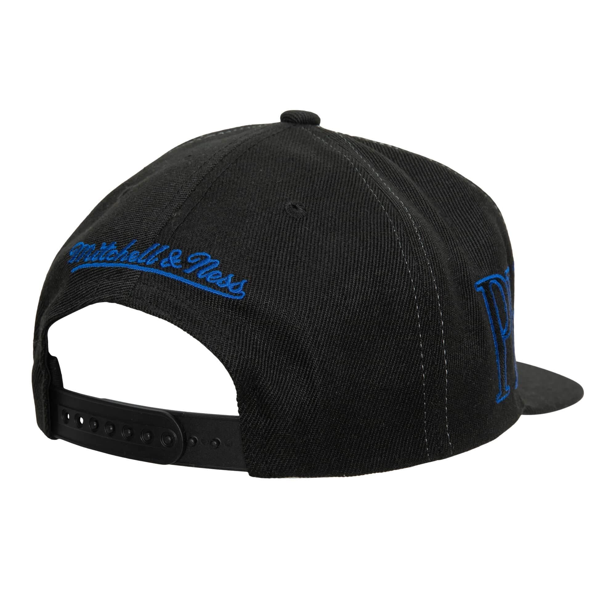 Бейсболка Mitchell & Ness Winner Circle Snapback Philadelphia 76ers