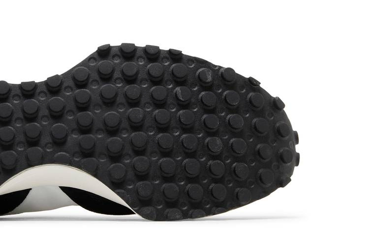 Кроссовки New Balance 327 'Black White Red'