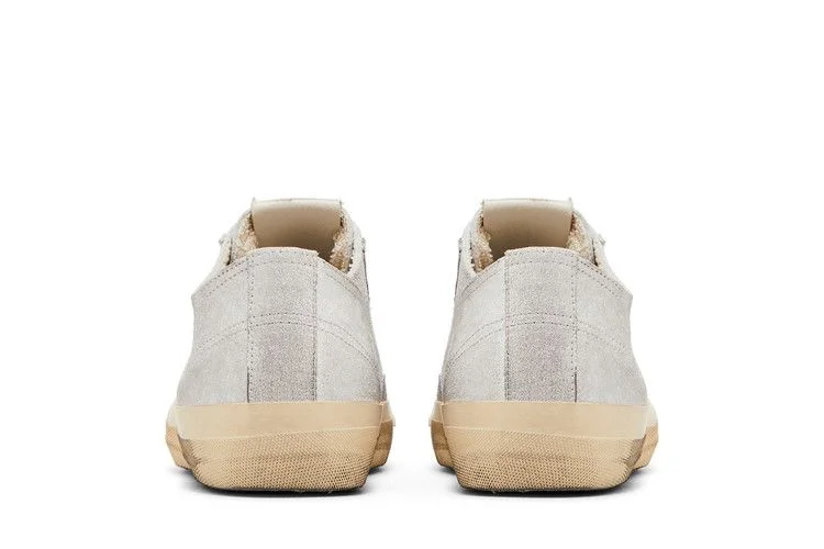Кроссовки Golden Goose Wmns V-Star LTD 'Silver Metallic Red'