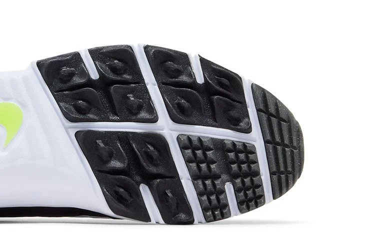 Krossovki-Nike-Free-Golf-Next-Nature-Wide-Black-White-4