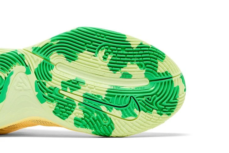 Кроссовки Nike Giannis Immortality 3 'Soft Yellow Green Shock'