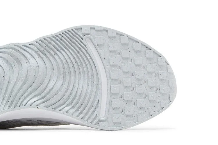 Кроссовки Nike Motiva 'White Pure Platinum'