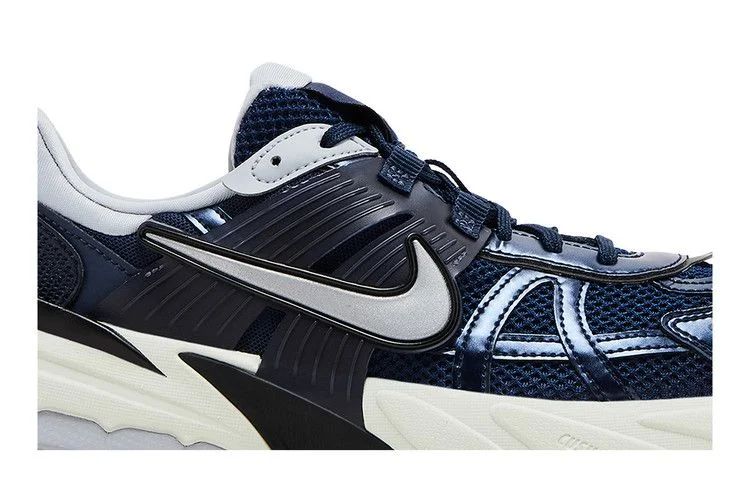 Кроссовки Nike V2K Run 'Obsidian Wolf Grey'