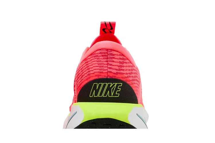 Кроссовки Nike Wmns Motiva 'Hot Punch'