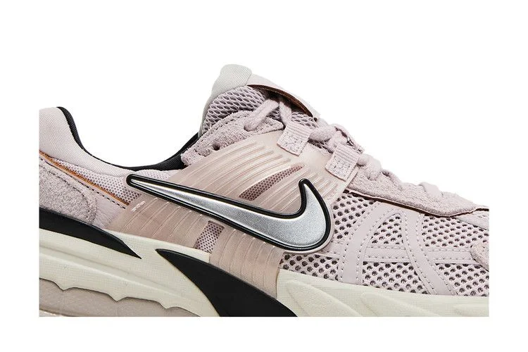 Кроссовки Nike Wmns V2K Run 'Platinum Violet'