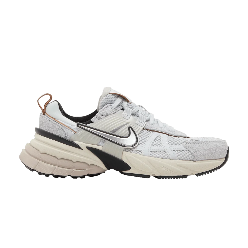 Кроссовки Nike Wmns V2K Run 'Pure Platinum Chrome'