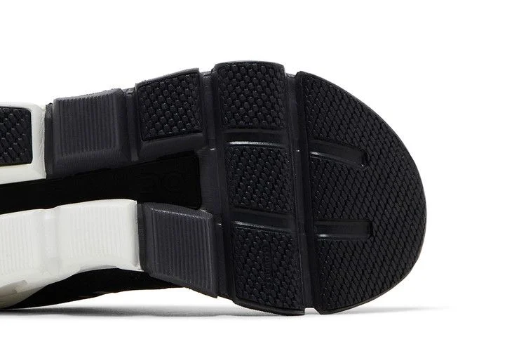 Кроссовки ON Wmns Cloudflyer 4 'Black White'
