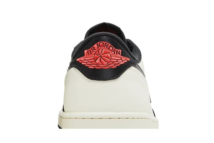 Кроссовки Paris Saint-Germain x Air Jordan 1 Retro Low OG 'Sail Pink Oxford'