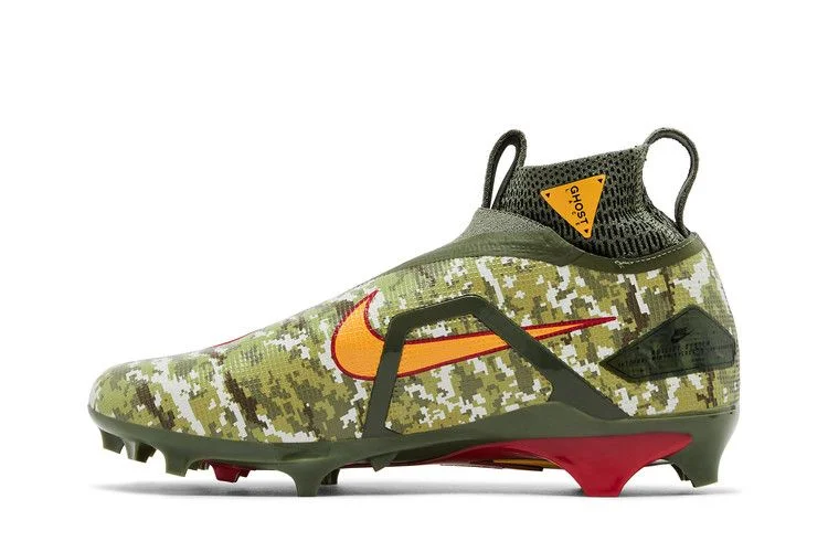 Кроссовки Travis Kelce x Nike Alpha Menace Elite 3 'Digital Camo'