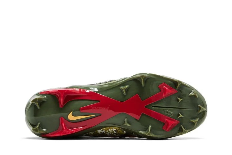 Кроссовки Travis Kelce x Nike Alpha Menace Elite 3 'Digital Camo'