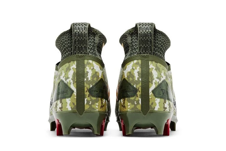 Кроссовки Travis Kelce x Nike Alpha Menace Elite 3 'Digital Camo'