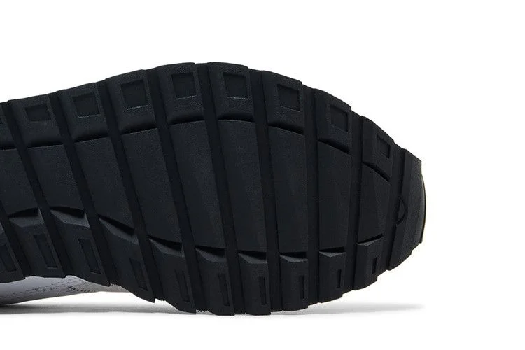 Кроссовки Under Armour Essential Runner 'White Black'