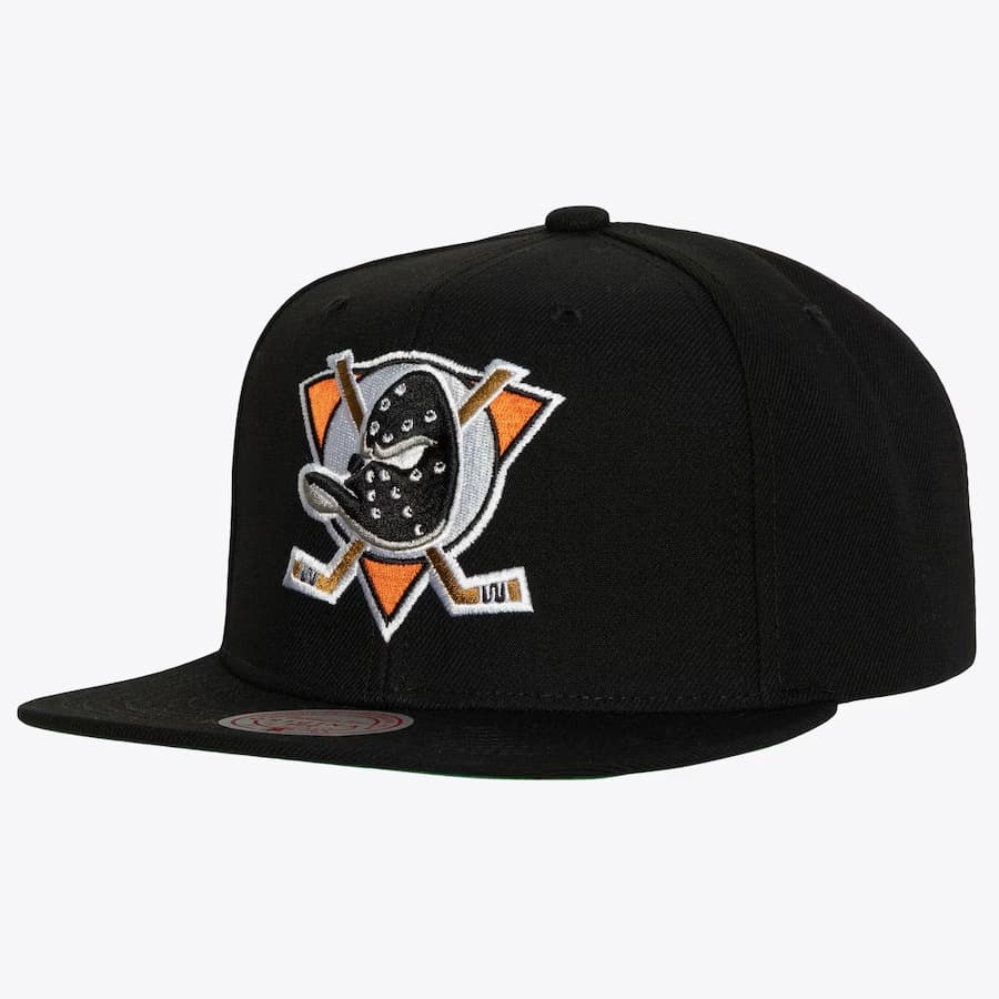 bejsbolka-mitchell-ness-black-anaheim-ducks-alternate-flip-snapback-hat