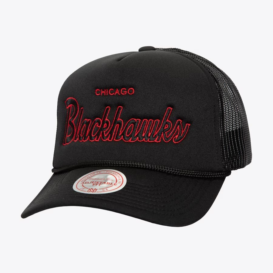 bejsbolka-mitchell-ness-black-chicago-blackhawks-script-trucker-adjustable-hat