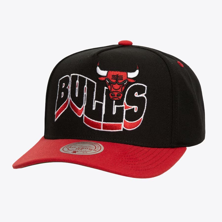 bejsbolka-mitchell-ness-black-chicago-bulls-wavy-pro-crown-snapback-hat