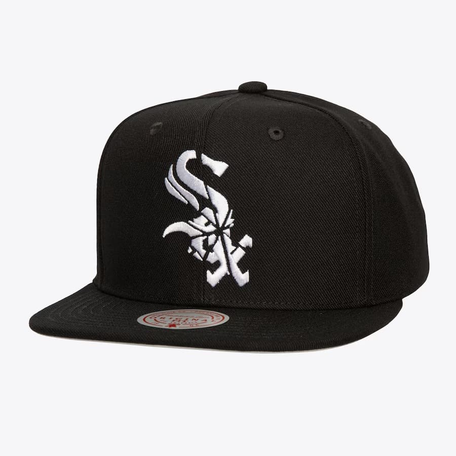 bejsbolka-mitchell-ness-black-chicago-white-sox-shattered-snapback-hat