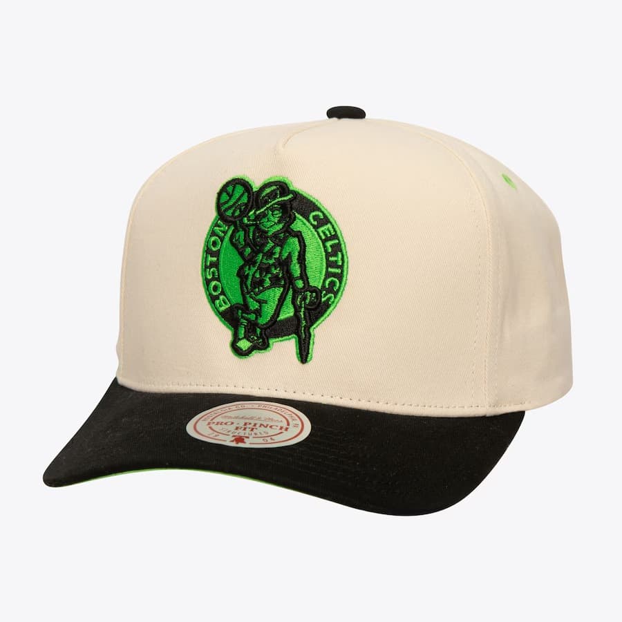 bejsbolka-mitchell-ness-cream-boston-celtics-overspray-pro-crown-snapback-hat