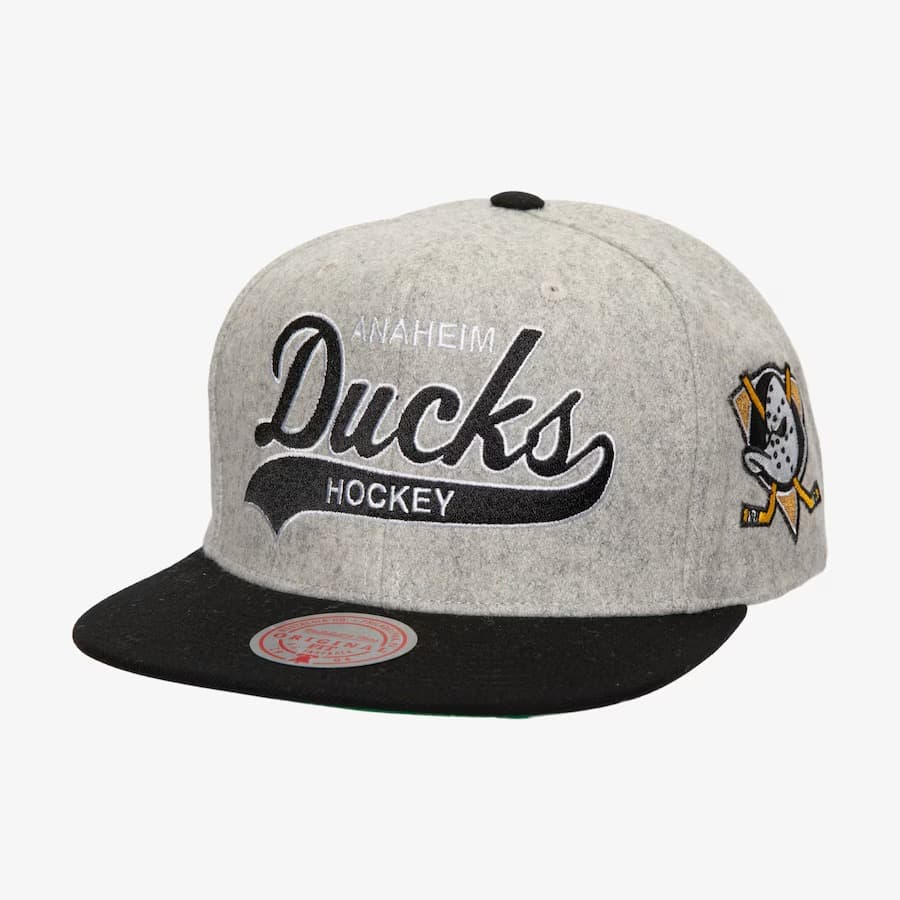 bejsbolka-mitchell-ness-gray-anaheim-ducks-tailsweep-2-0-melton-snapback-hat