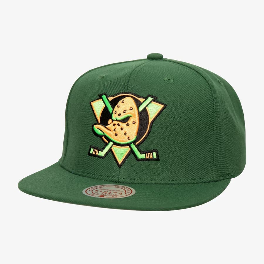 bejsbolka-mitchell-ness-green-anaheim-ducks-it-s-a-jungle-out-there-og-snapback-hat