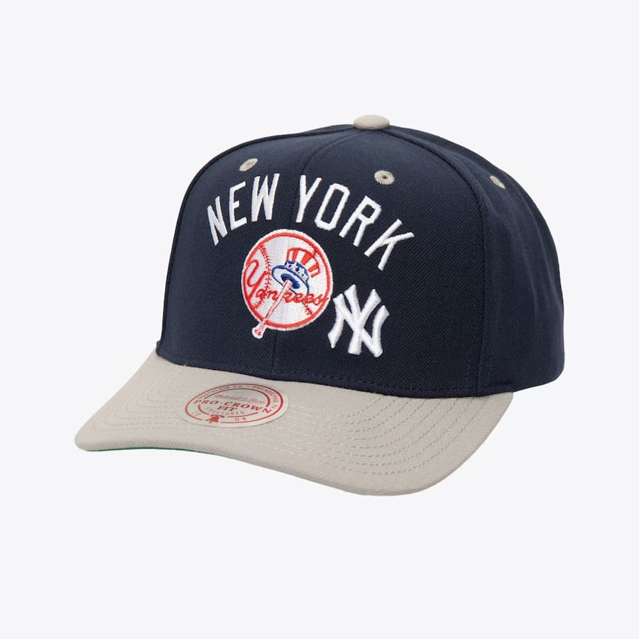 bejsbolka-mitchell-ness-navy-new-york-yankees-all-in-2-0-pro-crown-snapback-hat