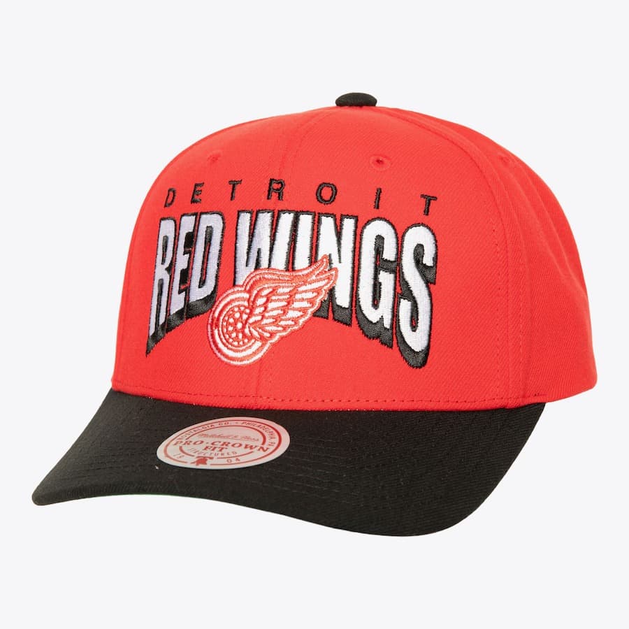 bejsbolka-mitchell-ness-red-detroit-red-wings-boom-text-pro-vintage-snapback-hat