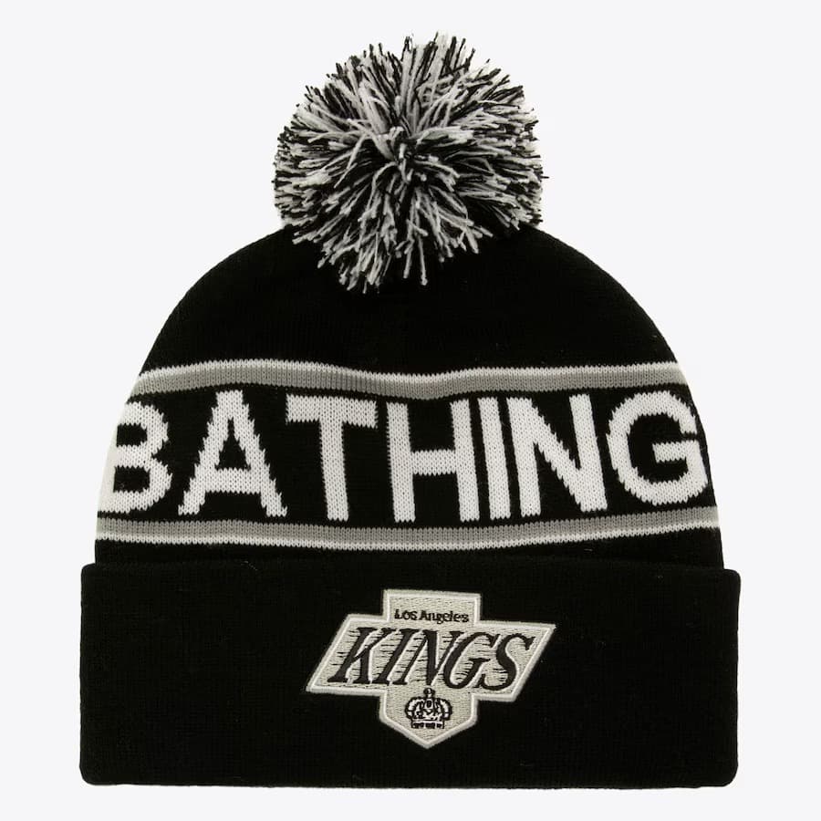 shapka-mitchell-ness-x-bape-black-los-angeles-kings-cuffed-knit-pom-hat