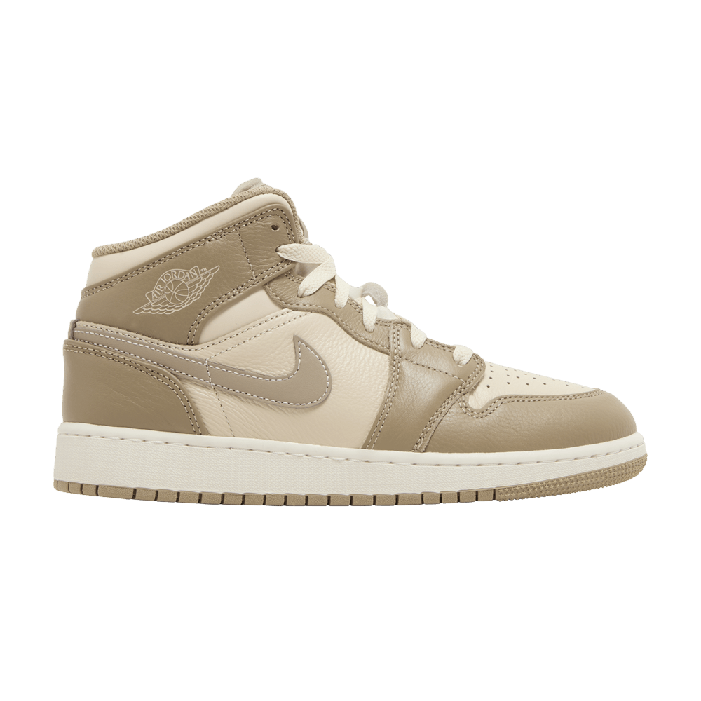 Кроссовки Air Jordan Retro 1 Mid GS 'Legend Light Brown'