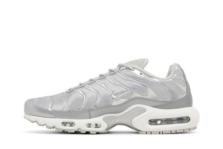 Кроссовки Nike Air Max Plus 'Metallic Silver'