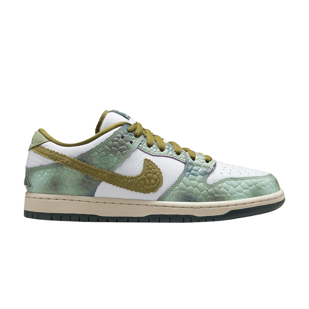 alexis-sablone-x-dunk-low-sb-hj3386-300