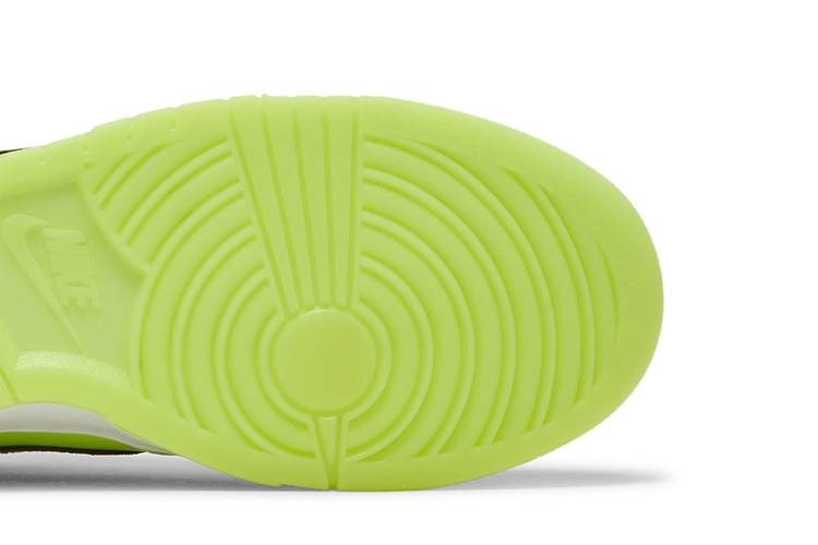 Кроссовки Nike Dunk Low SE 'Volt'