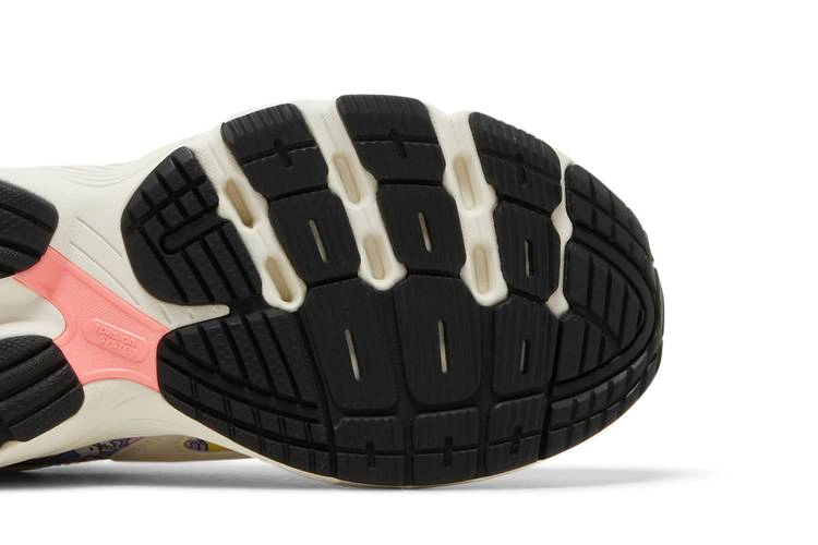 Кроссовки adidas Hello Kitty x Wmns Astir 'Hello Kitty and Friends'