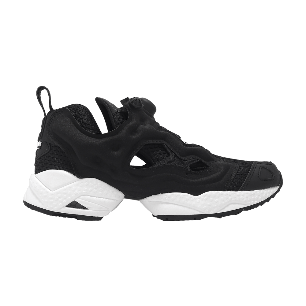 instapump-fury-95-black-white-100008357