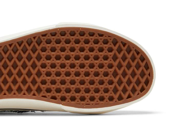 Кроссовки Vans INVINCIBLE x Sk8-Hi Reissue VLT LX 'Gnarly Pack'