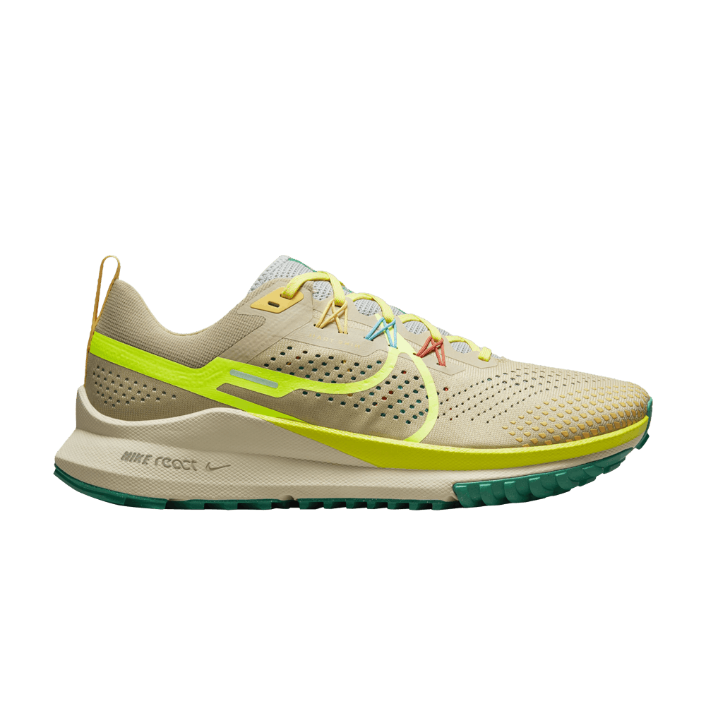 react-pegasus-trail-4-team-gold-volt-dj6158-700