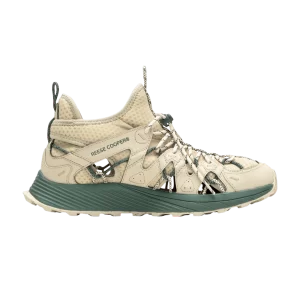 Коричневый