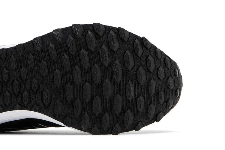Кроссовки New Balance Fresh Foam 650 Bungee Lace Top Strap Big Kid 'Black Metallic Silver'