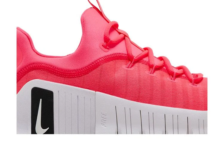 Кроссовки Nike Wmns Free Metcon 6 'Hot Punch'