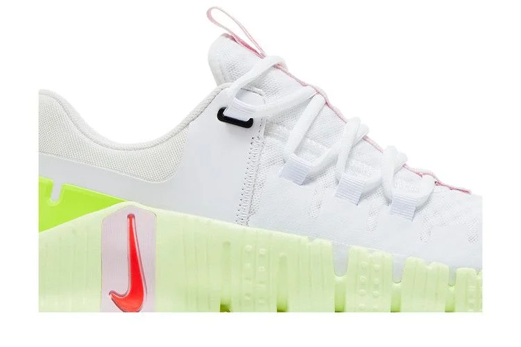Кроссовки Nike Wmns Free Metcon 5 'White Barely Volt'