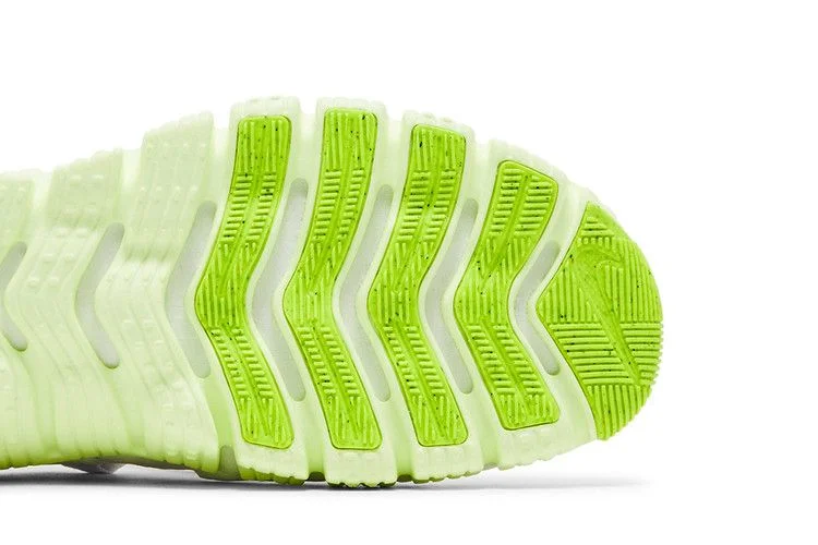 Кроссовки Nike Wmns Free Metcon 5 'White Barely Volt'