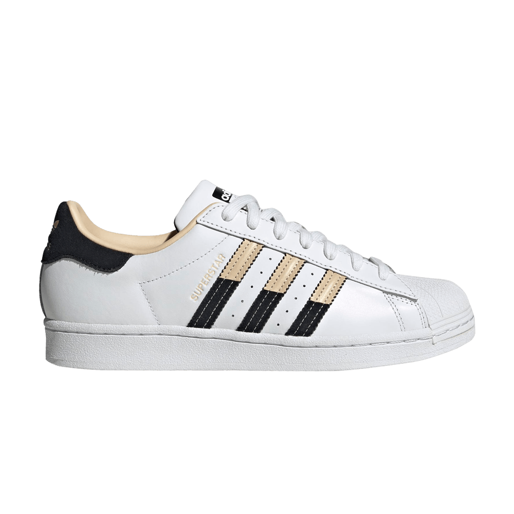 superstar-white-sand-black-hq2166