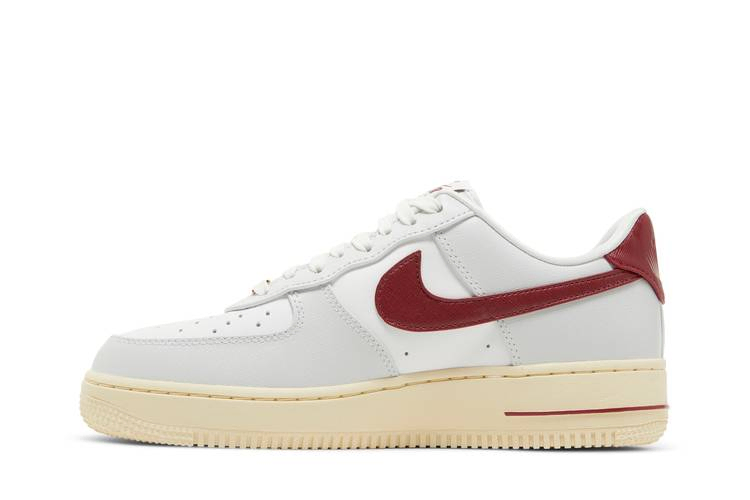 Кроссовки Nike Wmns Air Force 1 '07 SE 'Sisterhood - Team Red'