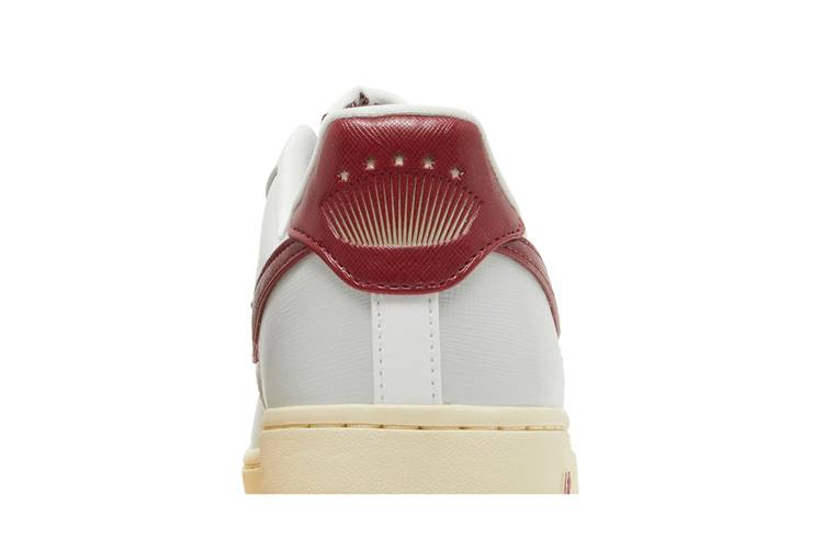 Кроссовки Nike Wmns Air Force 1 '07 SE 'Sisterhood - Team Red'