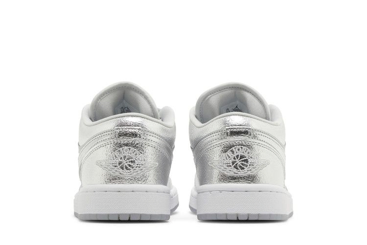 Кроссовки Wmns Air Jordan 1 Low SE 'Metallic Silver'