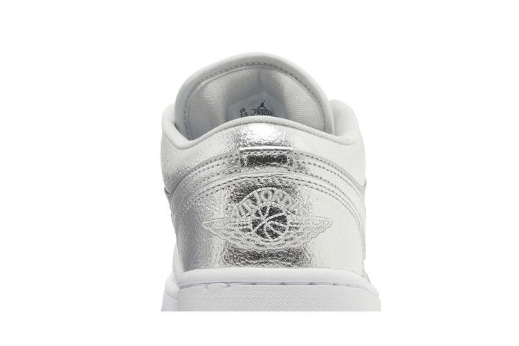 Кроссовки Wmns Air Jordan 1 Low SE 'Metallic Silver'